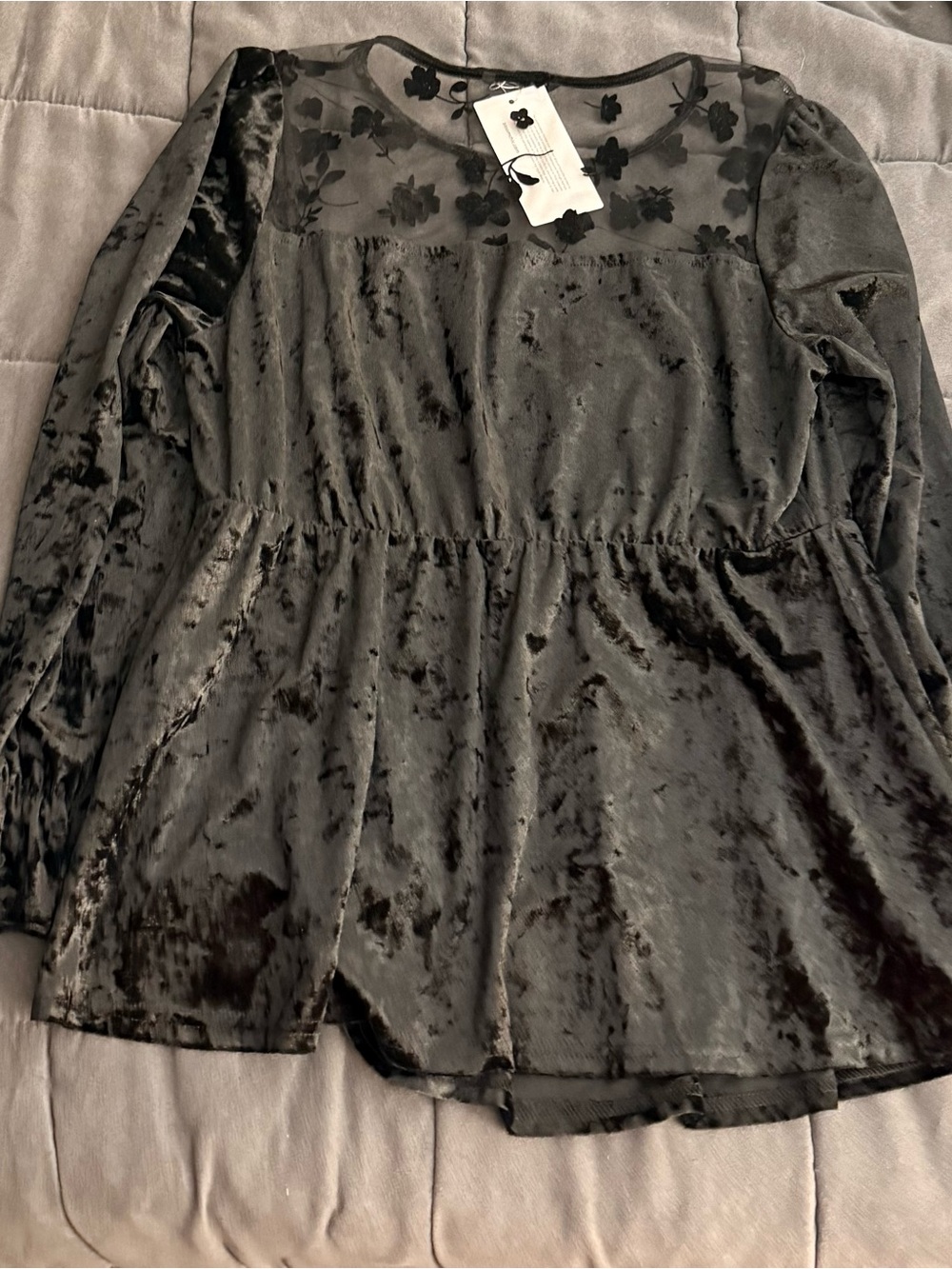 BloomChic top size 14-16 NWT